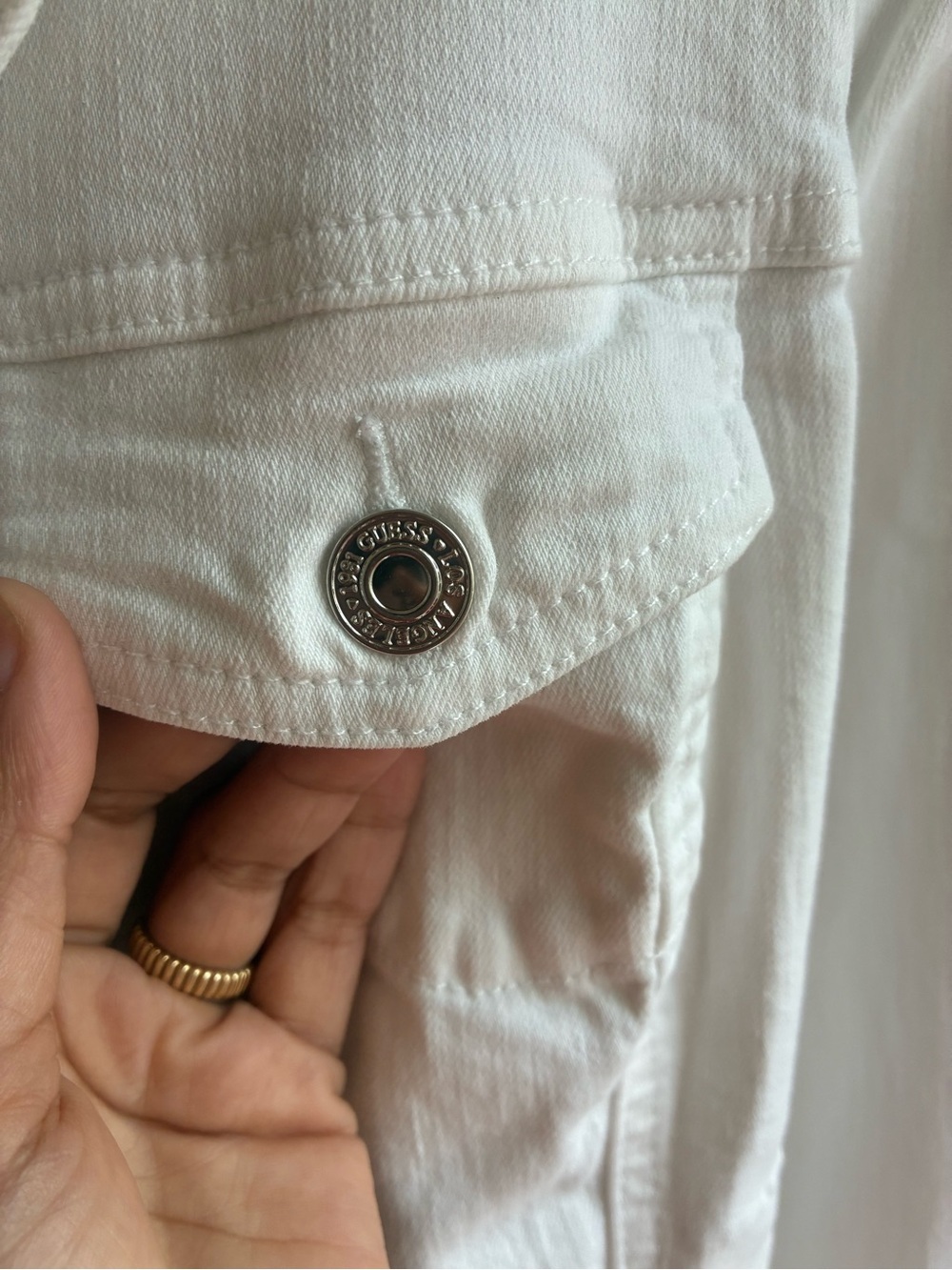 GUESS womens Essential Sexy Trucker Denim Jacket - Picture 7 of 9